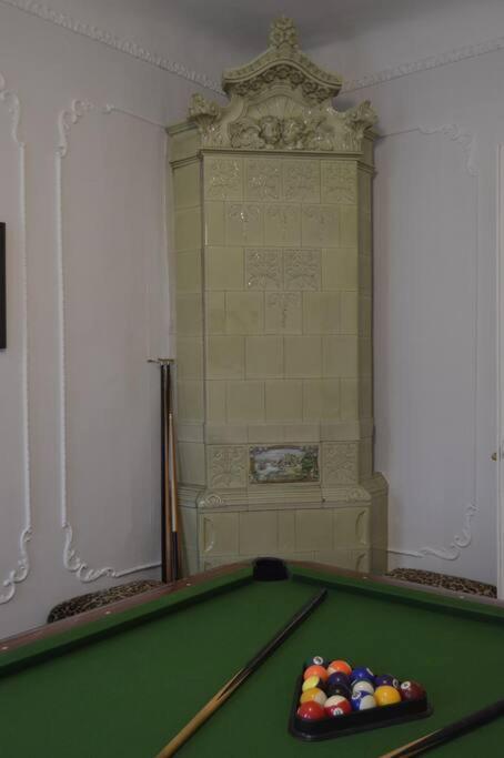 Unique Spacious Classic 3 Bedroom Midtown Apartment ! Billiard Room ! 리가 외부 사진
