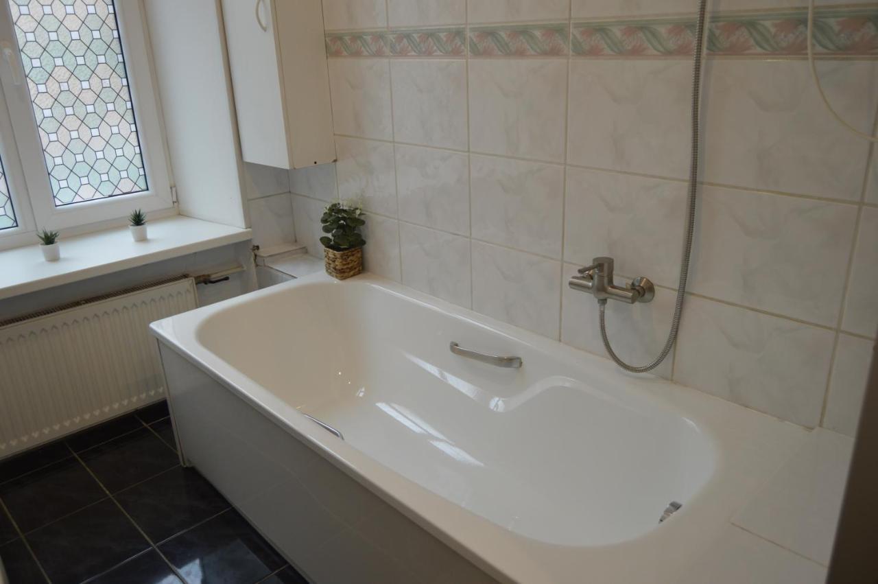 Unique Spacious Classic 3 Bedroom Midtown Apartment ! Billiard Room ! 리가 외부 사진
